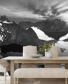 Samolepící tapety Samolepící fototapeta horské panorama v černobílém provedení