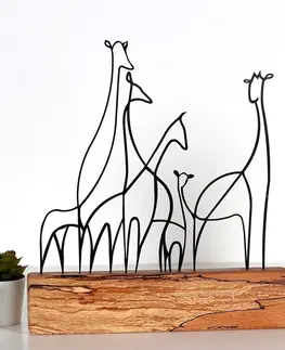  Hanah Home Kovová dekorace Giraffe Family 35 cm černá