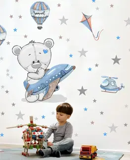Samolepky na zeď Chlapecká samolepka na zeď - Medvídek s modrým letadlem