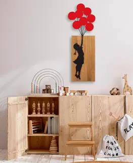 Nástěnné dekorace Nástěnná dekorace dřevo DĚVČE S BALÓNKY 34 x 99 cm