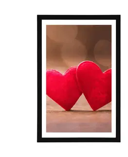 Láska Plakát s paspartou červená srdíčka na dřevěné textuře