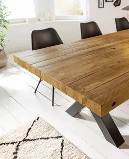 Designové a luxusní jídelní stoly Estila Industriální jídelní stůl Freya z masivního dřeva s černýma nohama z kovu 240cm