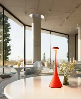 Venkovní osvětlení terasy Sigor LED stolní lampa Nudrop na baterie, IP54, červená