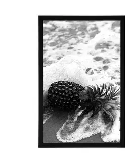 Černobílé Plakát ananas ve vlně oceánu v černobílém provedení