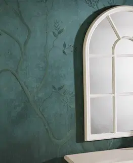 Luxusní a designová zrcadla Estila Nástěnné zrcadlo Castillo s polobloukovým designem tabulového okna s dřevěným rámem s vintage bílým nátěrem 100 cm