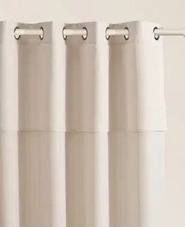 Jednobarevné hotové závěsy Světle béžový závěs MIA na stříbrná kolečka 140 x 280 cm