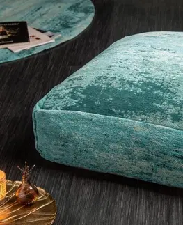 Stylové a luxusní taburety Estila Designový čtvercový podlahový polštář Prakka s tyrkysovým vintage vzorovaným polstrováním 70cm