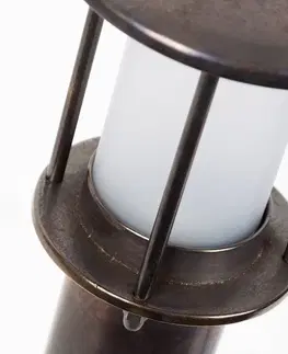 Sloupková světla K.S. Verlichting Lampa Resident 3 s mosazným podstavcem, bronzová