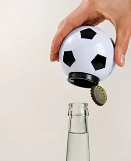 Pomocníci do kuchyně Otvírák lahví "Fotbalový míč"