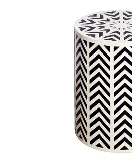 Luxusní a designové příruční stolky Estila Designový kulatý bílo černý příruční stolek Bone Inlay s geometrickým vzorováním s intarzi z kosti 46 cm