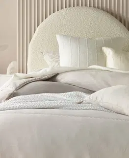 Jednobarevné přehozy na postel Béžový přehoz Noemi se střapci 240 x 260 cm