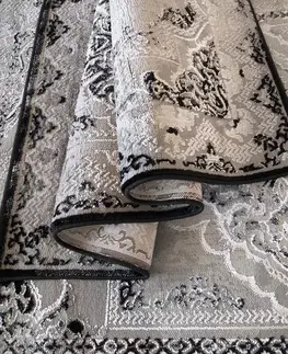 Vintage koberce Elegantný koberec čiernej farby vo vintage štýle