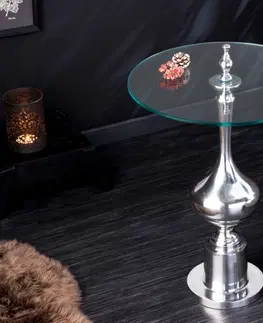 Luxusní a designové příruční stolky Estila Designový příruční stolek Marietta s kulatou skleněnou vrchní deskou a ozdobnou stříbrnou podstavou 65cm