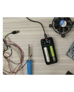 Inteligentní nabíječky EMOS Univerzální nabíječka li-ion baterií EMOS BCL-20D N9221
