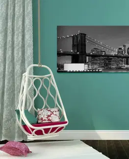 Černobílé obrazy Obraz očarující most v Brooklynu v černobílém provedení