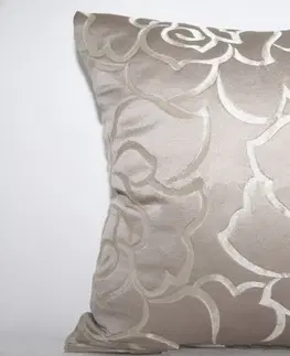Dekorační povlaky na polštáře Elegantní povlaky na polštáře kakaové barvy s ornamenty ve tvaru květů