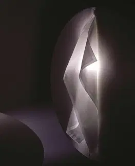 Nástěnná svítidla Ingo Maurer Ingo Maurer Delight nástěnné světlo tvar kapesníku