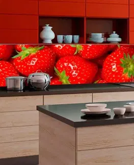 Tapety Samolepící fototapeta do kuchyně čerstvé jahody