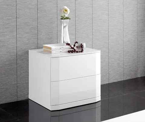 Designové a luxusní noční stolky Estila Lesklý moderní noční stolek Napoleone 46cm bílý