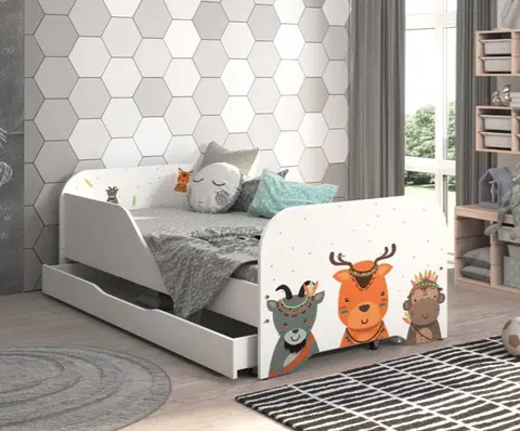 Dětské postele Dětská postel 140 x 70 cm s motivem indiánských zvířátek