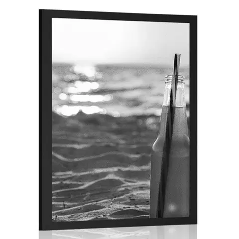 Černobílé Plakát osvěžující nápoj na pláži v černobílém provedení