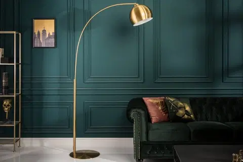 Designové a luxusní stojící lampy Estila Moderní stojací lampa Georgia ve zlaté barvě s mramorovým podstavcem 205cm