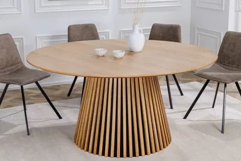 Designové a luxusní jídelní stoly Estila Dubový kulatý jídelní stůl Davidson v hnědé barvě 140cm
