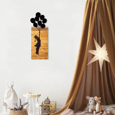 Nástěnné dekorace Nástěnná dekorace dřevo DĚVČE S BALÓNKY 30 x 86 cm