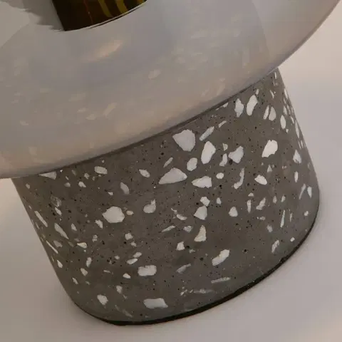 Stolní lampy Searchlight X Stolní lampa Vessel, šedá / kouřově šedá, beton, sklo