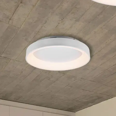 Stropní svítidla Trio Lighting LED stropní světlo Girona dálkové ovládání, bílá