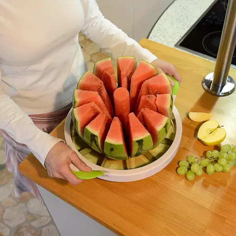 Pomocníci do kuchyně Kráječ na melouny