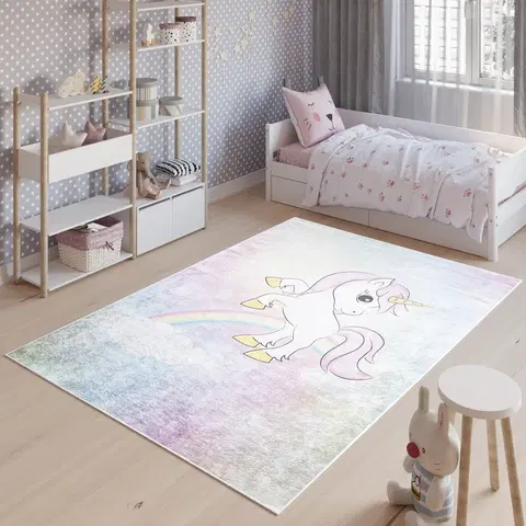 Dětské koberce Barevný dětský koberec s motivem jednorožce