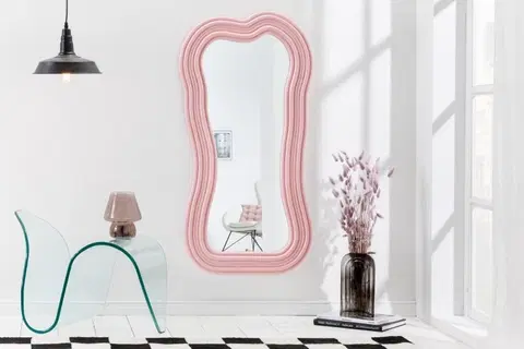 Luxusní a designová zrcadla Estila Asymetrické art deco designové zrcadlo Swan s polyuretanovým rámem v pastelové růžové barvě s kaskádovým efektem 100cm