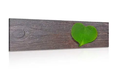 Obrazy zátiší Obraz list ve tvaru srdce na dřevěném podkladu