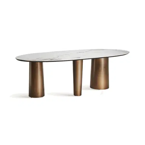 Designové a luxusní jídelní stoly Estila Luxusní oválný jídelní stůl Marinna v art deco stylu s asymetrickými zlatýma nohama a bílou mramorovou deskou 240 cm