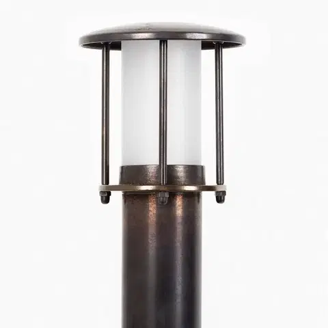 Osvětlení příjezdové cesty K.S. Verlichting Mosazná stojací lampa Resident 2, bronz