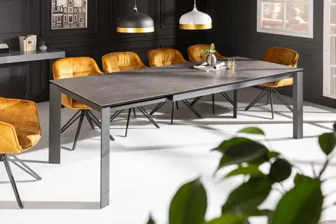Designové a luxusní jídelní stoly Estila Moderní jídelní stůl Antan v antracitovém šedém provedení s keramickou deskou a kovovou konstrukcí 240cm
