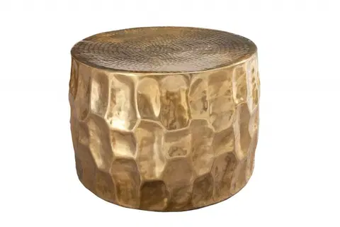Designové a luxusní konferenční stolky Estila Moderní kulatý konferenční stolek Siliguri s kladívkovým povrchem v zlatém provedení 53cm