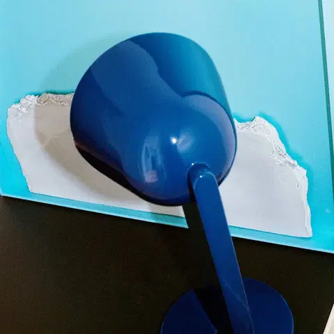Stolní lampy FLOS FLOS Céramique Postranní stolní lampa, modrá