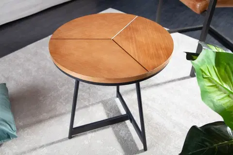 Luxusní a designové příruční stolky Estila Industriální nadčasový kulatý příruční stolek Carvallo s vrchní deskou s dubovým vzhledem 45cm
