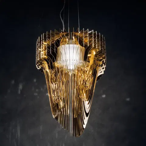 Závěsná světla Slamp Závěsná lampa Slamp Aria M, zlatá, Ø 60 cm