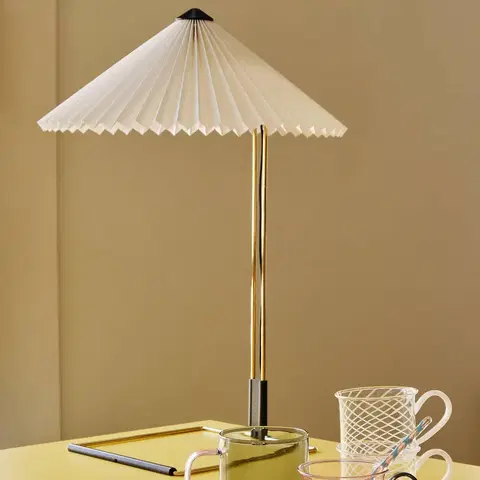 Stolní lampy na noční stolek HAY HAY Matin 380 LED stolní lampa, plisovaná, bílá