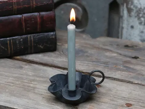 Svícny Černý antik svícen na úzkou svíčku Flower - Ø 9cm Chic Antique 64012824 (64128-24)