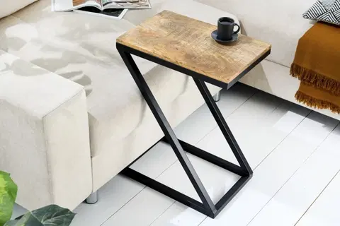 Luxusní a designové příruční stolky Estila Moderní příruční stolek Dahle z mangového dřeva s černou kovovou konstrukcí 60cm