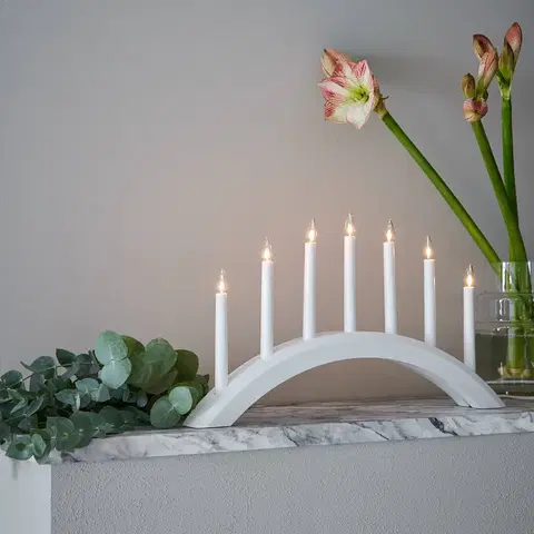 Svícny Markslöjd Svíčkový lustr Avento ze dřeva 7 zdrojů, bílá