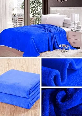 Deky Sytě modrá deka do ložnice