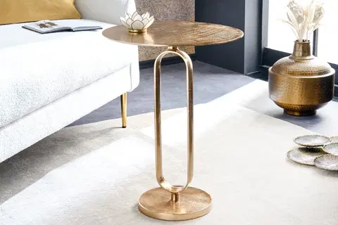 Luxusní a designové příruční stolky Estila Art deco kulatý zlatý kovový příruční stolek Zendy s glamour nádechem 60 cm