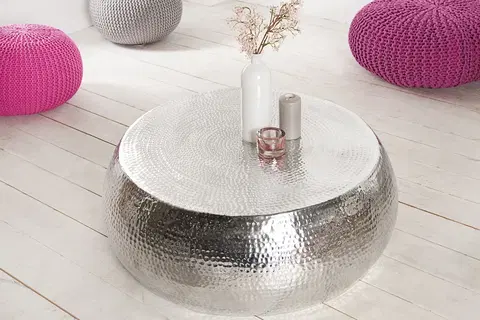 Designové a luxusní konferenční stolky Estila Luxusní konferenční stolek Hammerblow-Optik 80cm stříbrná