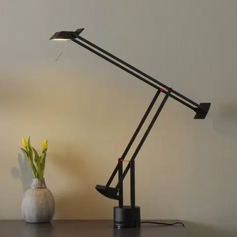 Stolní lampy kancelářské Artemide Artemide Tizio LED stolní lampa 3 000 K