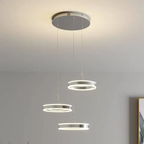 Závěsná světla Lucande Závěsná LED lampa Lyani, 3 kruhy, různá výška